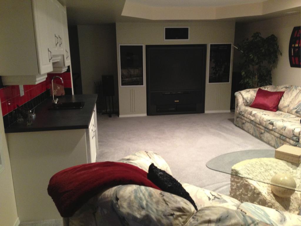 Redwood Meadows Bed And Breakfast Bragg Creek Luaran gambar